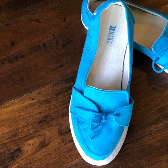 SALE❣️ Beautiful NIKE boatshoes ❤️ - Picture 2 of 3